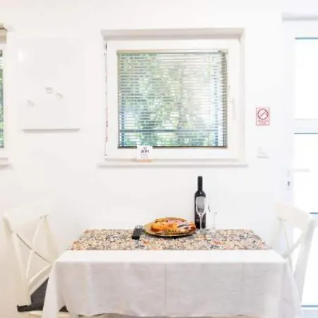 Marghareta Nest - Location - * Ντουμπρόβνικ